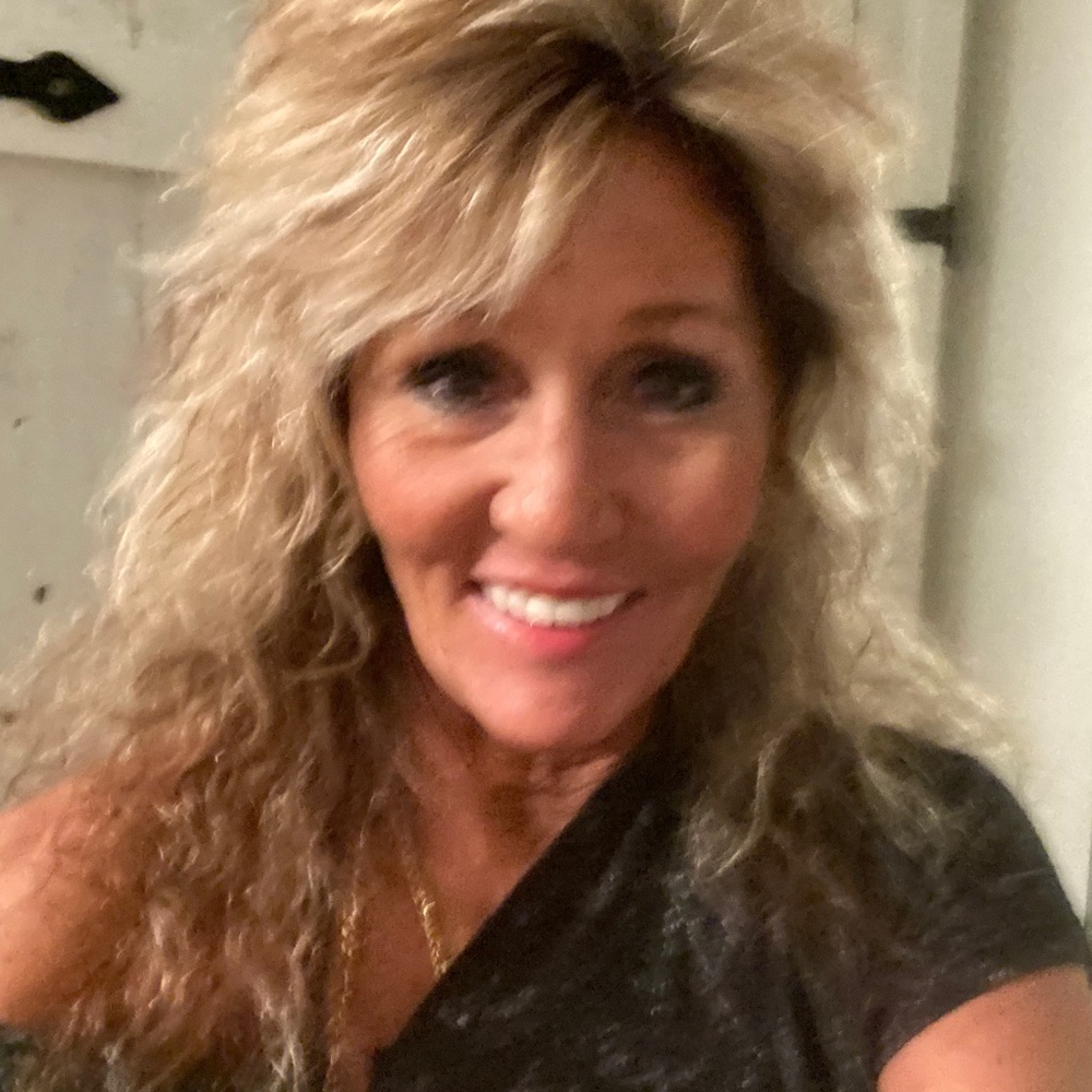 Meet your Posher, Denise